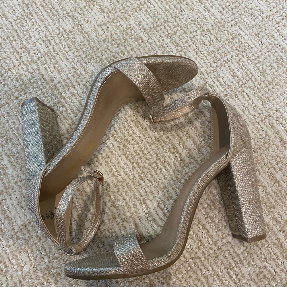 Dream Pairs glitter gold/champagne block heels with Ankle strap size 8